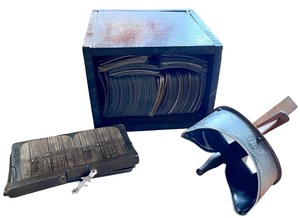 lot 6 image: Antique Stereoscope Viewer with 100 Slides