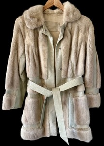 lot 19 image: Vintage Schlampps Minneapolis Two Tone Mink & Leather Coat