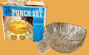 lot 36 image: Williamsport 26 Piece Glass Punch Bowl & Glasses Set #8866