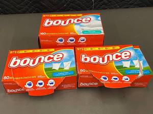 lot 32 image: Set of 3 Bounce Dryer Sheets Boxes - 2x 80 Sheets, 1x 160 Sheets