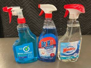 lot 39 image: Set of 3 Glass Cleaners Simply Done, Brillo Basics, Windex