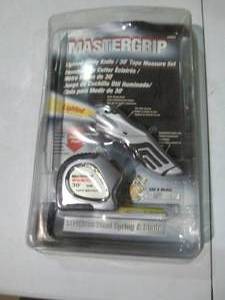lot 15 image: Master grip Lighted utility knife a...