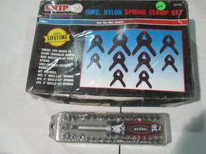 lot 21 image: 10pc Nylon spring clamp set and 36p...