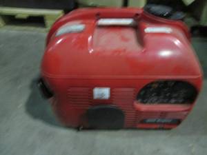 lot 28 image: F01923 1000Watt gas powered portabl...