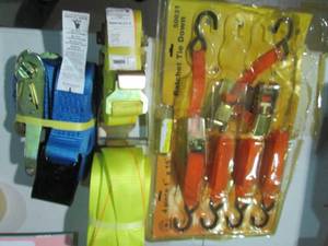 lot 42 image: 4pc 1in15ft ratchet strap set (mi...