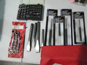 lot 57 image: Box wrench set, 14in ratchet and s...
