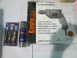 lot 58 image: Eagle 38in keyless hand drill, 3pc...