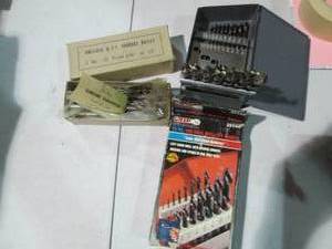 lot 64 image: Lot of 38in drill bits with and wi...