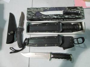 lot 77 image: Lot of 2 Fury 60026 fixed blade hun...