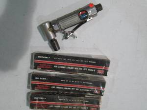 lot 127 image: Pneumatic air tool plus 9pc 38in m...