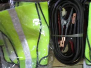 lot 136 image: Single set of 20-foot 4-gauge jumpe...