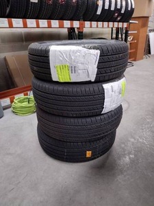 lot 14 image: 4  Advanta ER Tires 22565 R17 102H