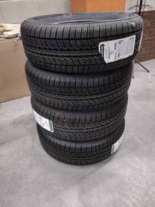 lot 23 image: 4 New General tire altimax RT43 22560 R 17 tires