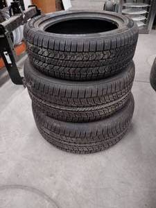lot 40 image: 3 New General Tires Altimax RT 43- three different sizes