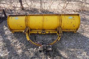 lot 11 image: Leo Brand 9 Truck Plow With Pump