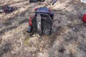 lot 31 image: Red Max Brand Back Pack Leaf Blower