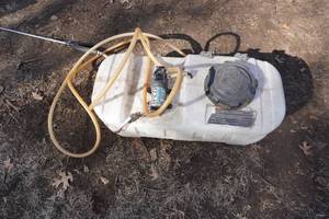 lot 26 image: ATVUTVGarden Tractor Mount 10 Gallon Poly Liquid Tanks With 12V High Flow Pump & Wand