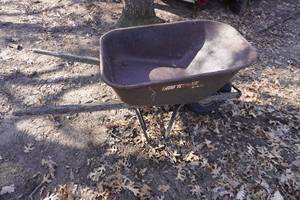 lot 37 image: True Temper Wheelbarrow