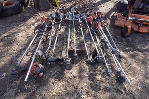 lot 44 image: Large Lot of Defective Gas Powered Weed Trimmers