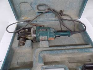 lot 3 image: Makita Angle Drill with Case