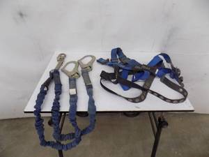 lot 29 image: Safety Harness, Falltech