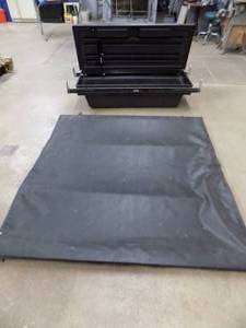 lot 44 image: Tonneau Mate Toolbox & Tonneau Cover