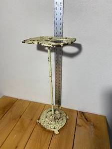 lot 42-B2025 image: VintageAntique Cast Iron 23 Stand