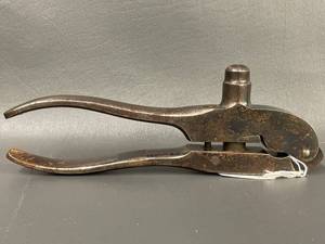 lot 6T image: Antique Winchester 22WCF Bullet Mold Reloading Tool