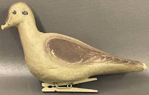 lot 7A image: Vintage Wood Pigeon Decoy Hunting Collectible
