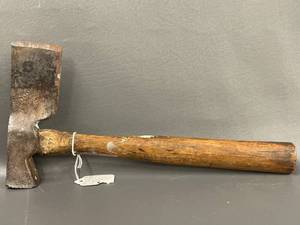 lot 9T image: Antique Winchester Carpenters Hatchet Single Bit Axe Made in USA
