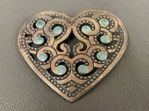 lot 19R image: Vintage Large Heart-Shaped Metal Brooch