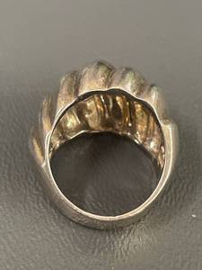 lot 43R image: Vintage Mexican Sterling Silver Scalloped Design Ring