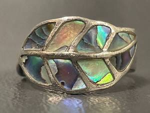 lot 48R image: Vintage Sterling Silver Abalone Leaf Ring Size 5.5