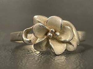 lot 57R image: Sterling Silver Floral Ring, Size 8.25 - Elegant Design