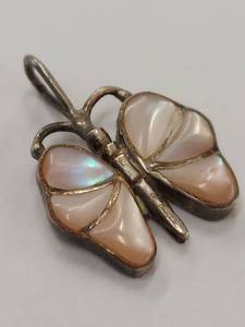 lot 62R image: Vintage Sterling Silver Butterfly Pendant Abalone Inlay