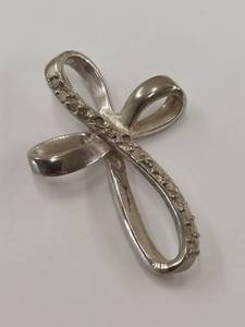 lot 92R image: Elegant Cross Pendant with Stone Detailing