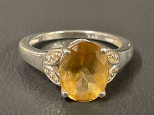lot 181R image: Sterling Silver Ring with Yellow Gemstone