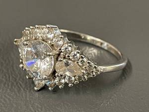lot 203R image: Vintage Sterling Silver Cluster Ring