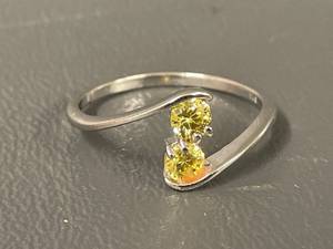 lot 211R image: Sterling Silver Ring with Yellow Gemstones