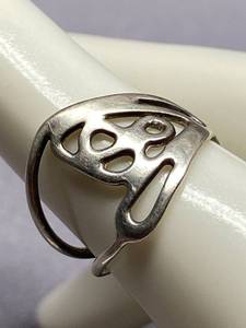 lot 7B image: Vintage Abstract Sterling Silver 925 Ring Size 4.5