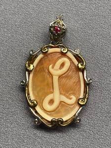 lot 43B image: Vintage Sterling Silver 925 L Initial Cameo Pendant