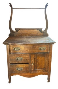 lot 113 image: Vintage Wooden Washstand  Commode