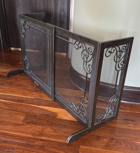 lot 54 image: Frontgate Adjustable Gate