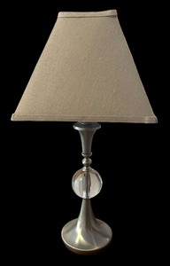 lot 53A image: Lovely Little Lamp
