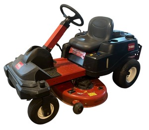 lot 6 image: Toro Timecutter SW 4200 Riding Lawn Mower