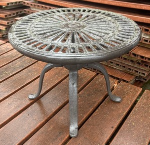 lot 113A image: Metal Patio Accent Table
