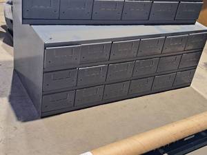 lot 34 image: Metal Storage Box 18-drawer