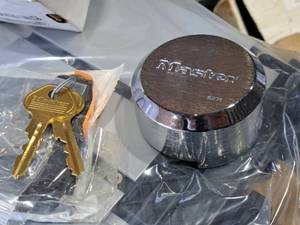 lot 62 image: Lot of (4) Master Lock Hidden Shackle Padlock (New )