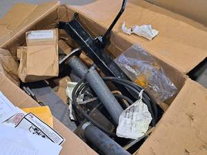 lot 94 image: Dump Body Hoist Kit
