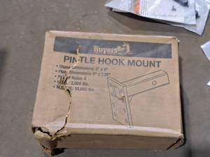 lot 115 image: Buyers Pintle Hook Mount 4-Hole Pairs Shank 2x9, Plate 5x7.38 (New )